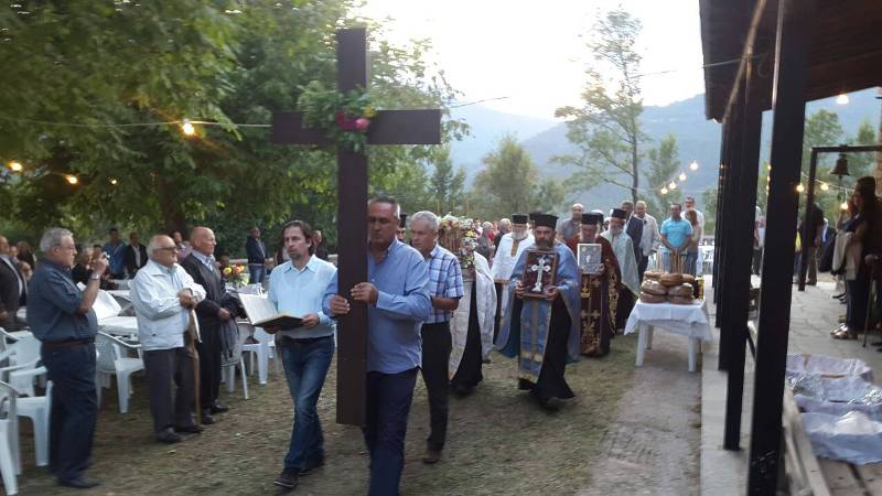 Ύψώσις του Τιμίου Σταυρού στο Μαχαλά και το Μέγαρο Γρεβενών