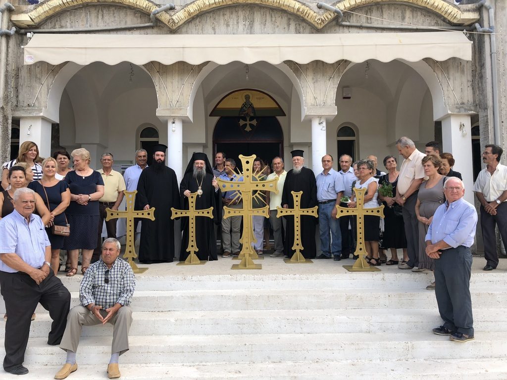 Ι.Μ. Πατρών: Τοποθέτηση σταυρών στον Αγ. Διονύσιο (βίντεο)