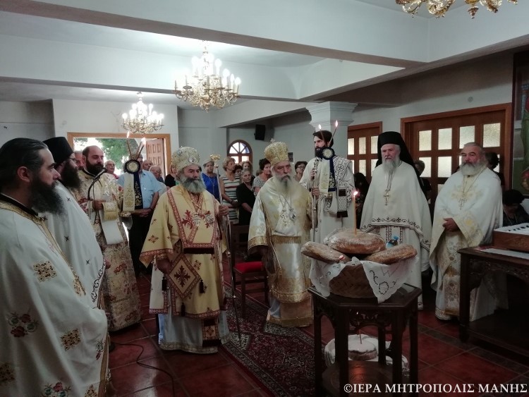Συλλειτούργησαν στους Μολάους οι Μητροπολίτες Σπάρτης και Μάνης