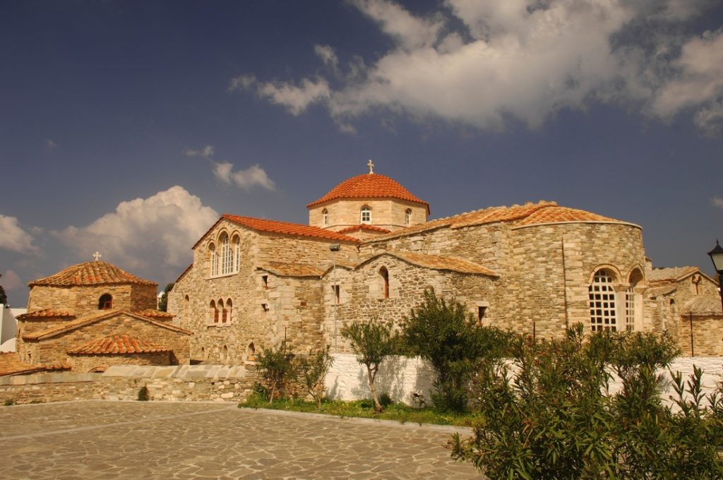 Ι.Μ. Παροναξίας: Σύναξη κατηχητών στην Εκατονταπυλιανή