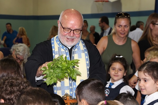 Αγιασμός στο ημερήσιο Ελληνορθόδοξο Σχολείο της Μεταμόρφωσης στο Τορόντο