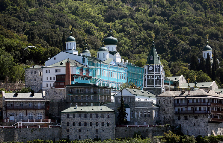 Κανονικά μνημονεύει τον Πατριάρχη το Ρωσικό Μοναστήρι