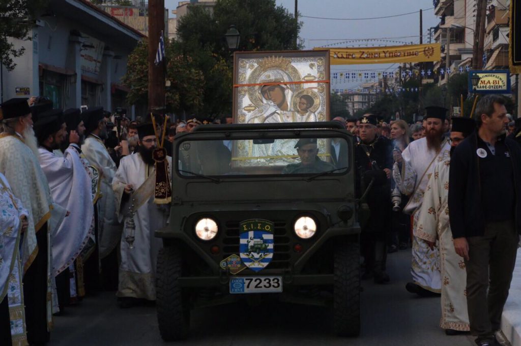Οι Θεσσαλονικείς εν αναμονή της Αγίας Ζώνης στον Εύοσμο