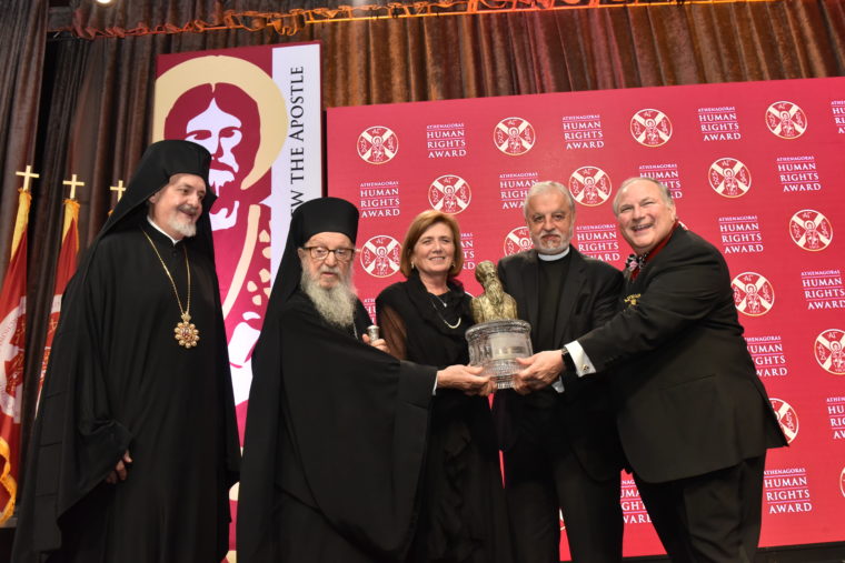 Το ζεύγος Καρλούτσου τιμήθηκε παρουσία Μπάιντεν (βίντεο)