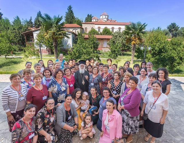 Veprimtari me bashkëshortet e klerikëve