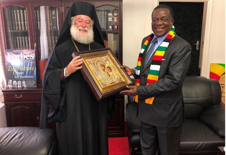 Ο Αλεξανδρείας κ.κ. Θεόδωρος στον Πρόεδρο της Ζιμπάμπουε