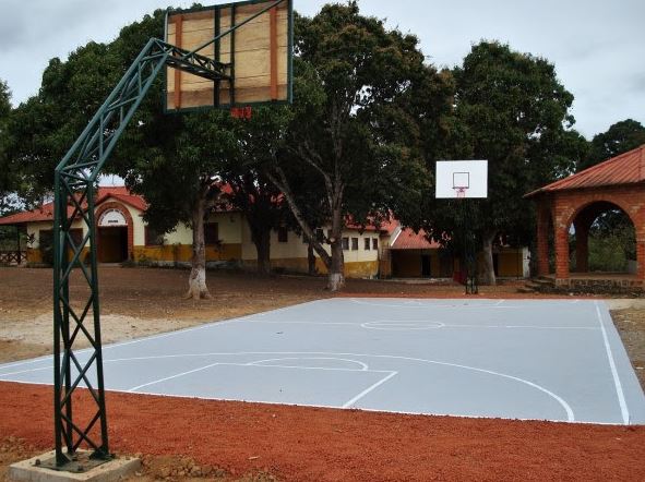 Νέο γήπεδο στο ορθόδοξο ορφανοτροφείο στο Dolisie