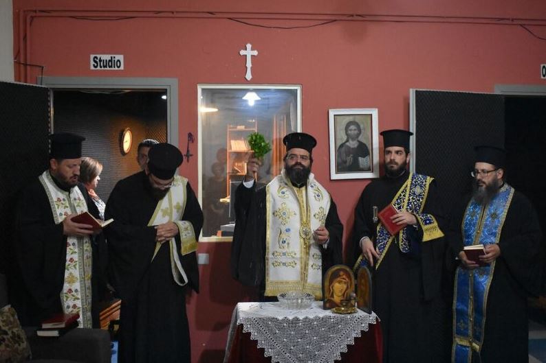 Αγιασμός στο ραδιοφωνικό σταθμό της Ι.Μ.Μαρωνείας