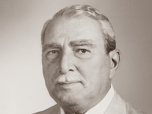 Η συμβολή του Θρ. Στανίτσα στην εξέλιξη του ύφους