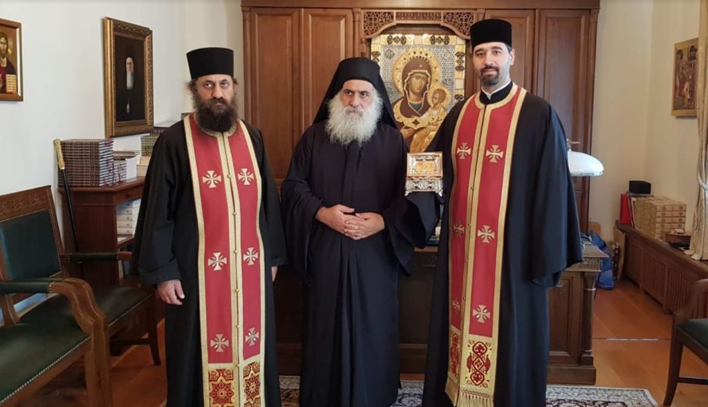 Στο Βατοπαίδι τα Ιερά Λείψανα Ρουμάνων Αγίων