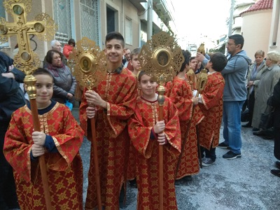 Τα παιδιά των Κατηχητικών Σχολείων στη Λιτανεία της Εικόνας του Αγίου Στυλιανού