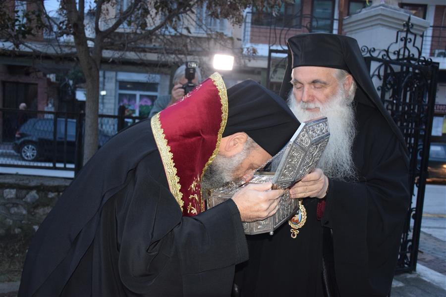 Μέχρι αύριο το λείψανο του Αγίου Λουκά στην Καρδίτσα