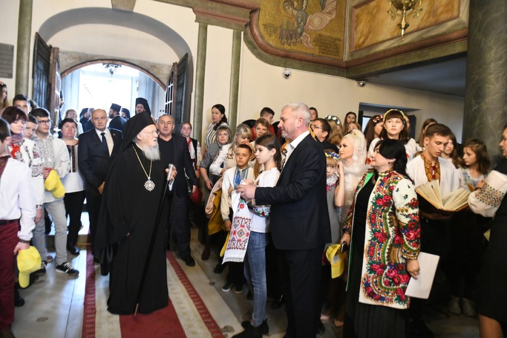 “Τα παιδιά να μην γίνονται θύματα των πολιτικών παθών”