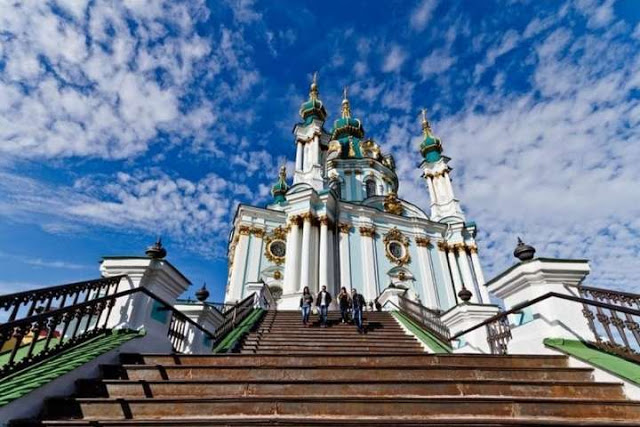 Ιερείς της UOC προσχωρούν στην Αυτοκεφαλία