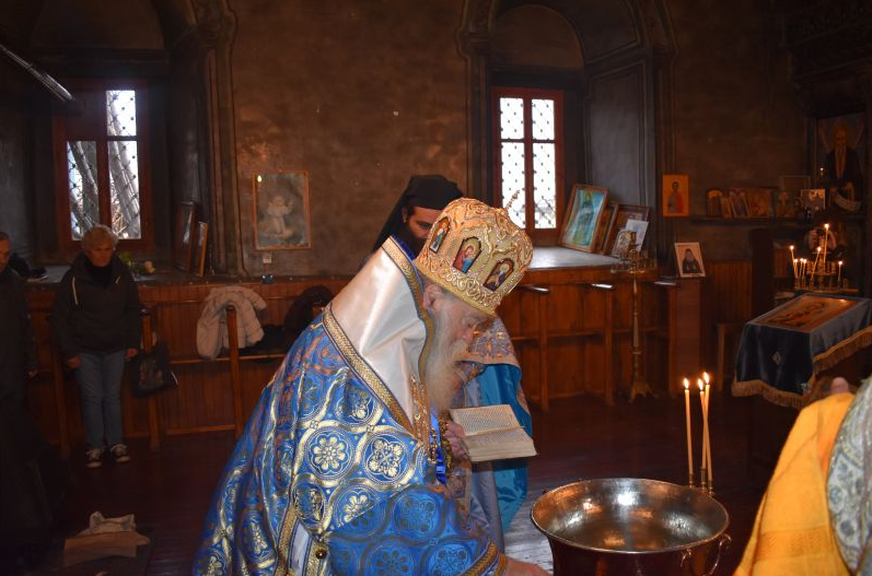 Храмовият празник Въведение Богородично бе отбелязан в село Смолско