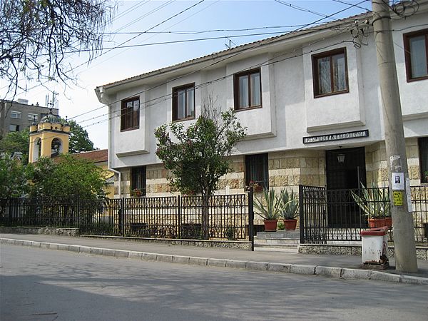 Антиканоничната съдебна сага на архимандрит Дионисий