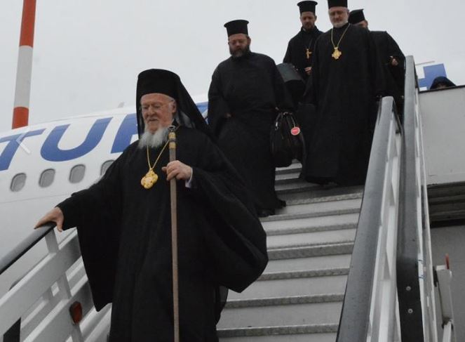 Έφθασε στο Βουκουρέστι ο Οικουμενικός Πατριάρχης