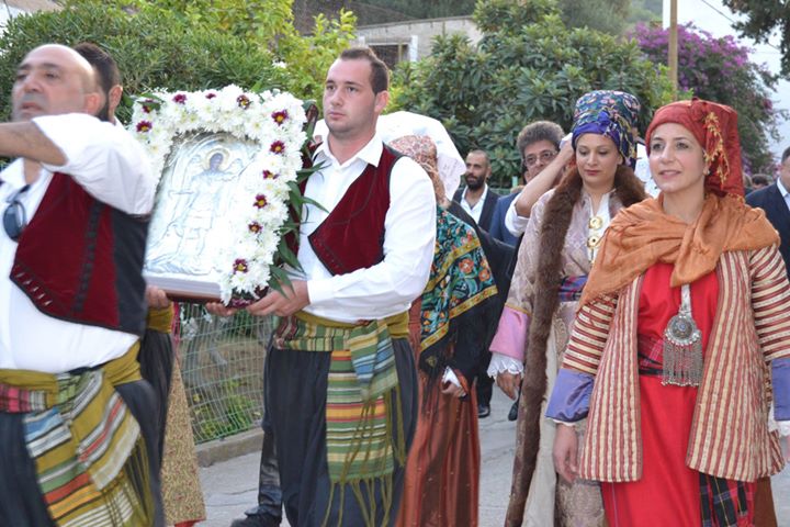 «Θάλασσα» προσκυνητών στον Πανορμίτη της Σύμης.