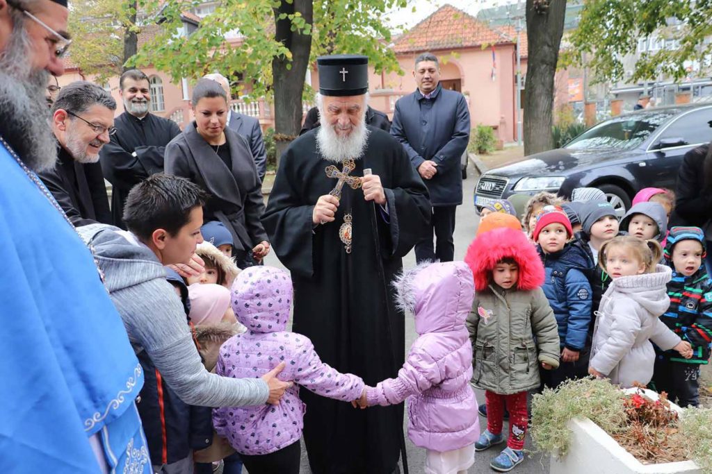 Пустите децу и не браните им да долазе к мени… (Мат 19, 14)