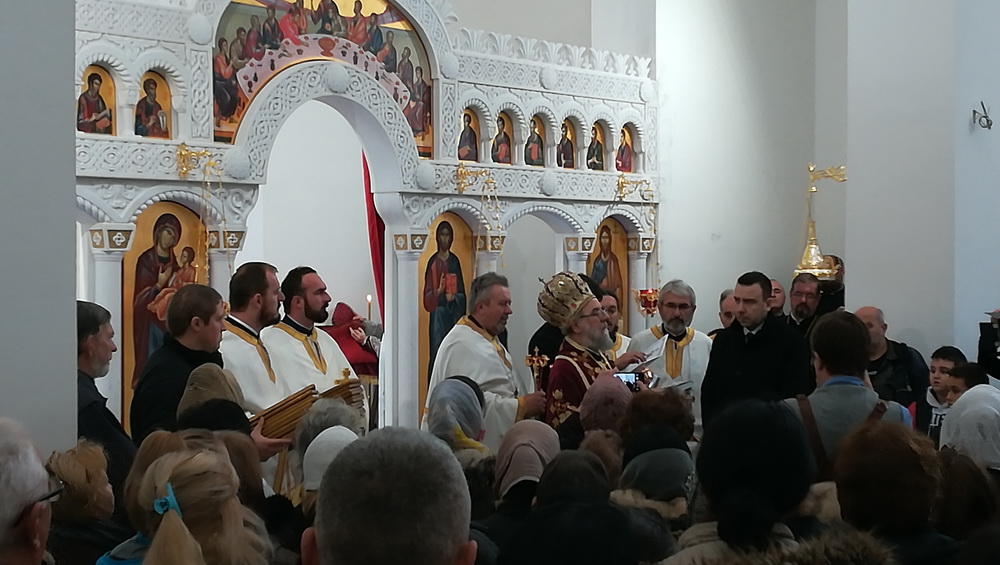 Освећена црква Светог апостола Матеја у Сурчину