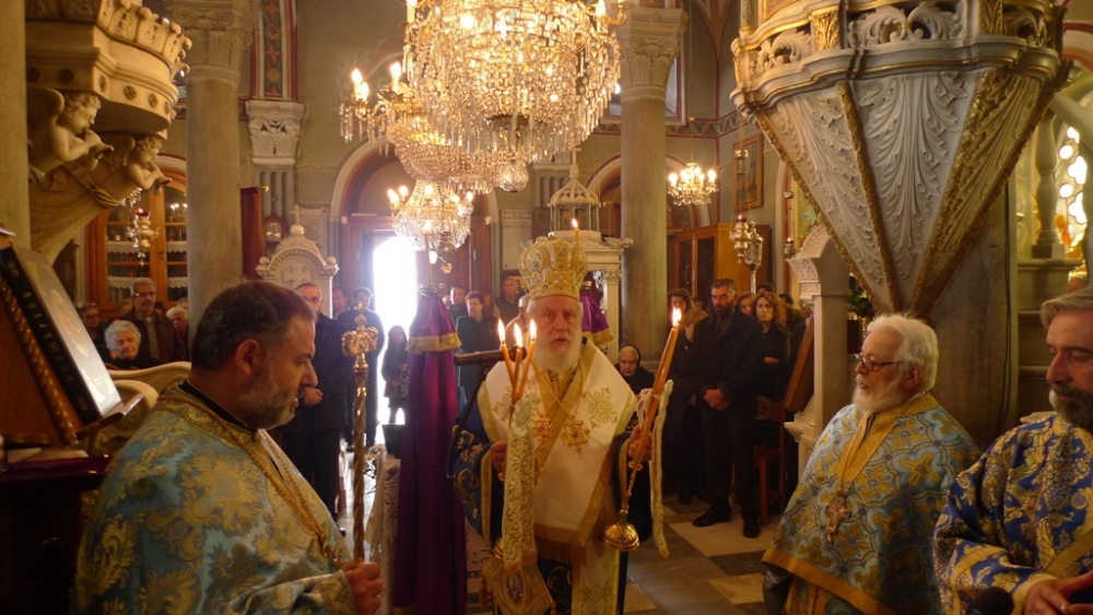 Ο Μητρ. Σύρου τέλεσε το Μνήμοσυνο των αδικοχαμένων εργατών