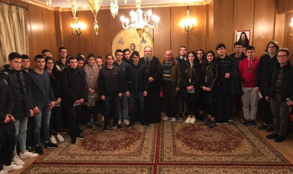 Μαθητές του 4ου Λυκείου Λαρίσης στον Μητροπολίτη Λάρισης κ.Ιερώνυμο
