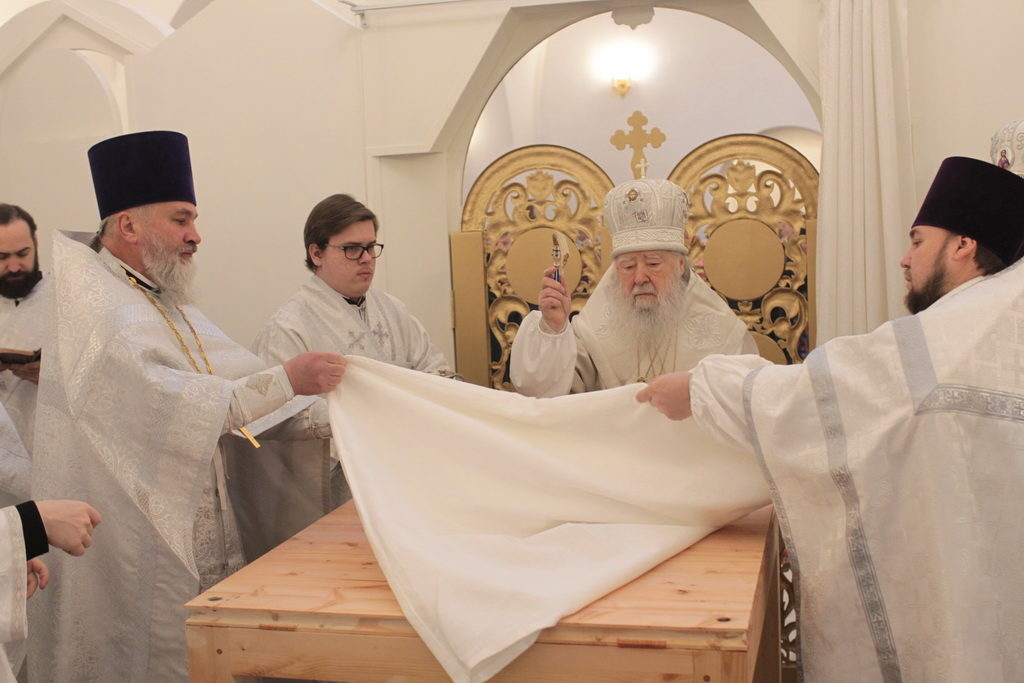 Митрополит Крутицкий Ювеналий освятил Троицкий и Сергиевский храмы в подмосковной Коломне