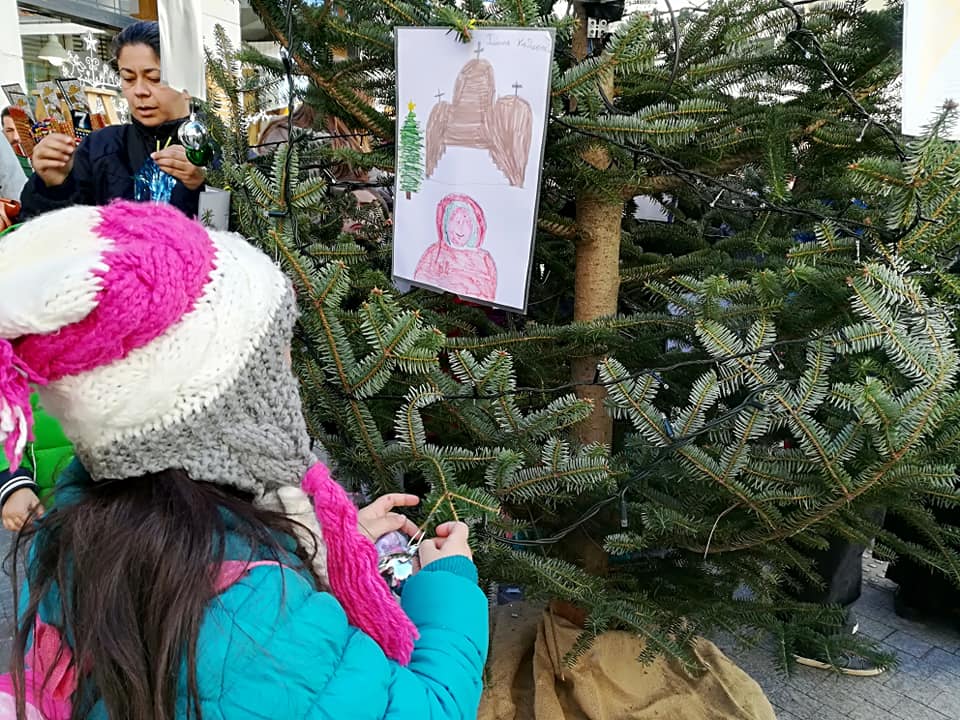 Στόλισαν δένδρον οι λιλιπούτειοι Τριπολίτες