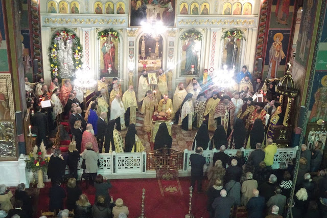 Πανηγυρίζει ο ιερός ναός του Αγίου Βασιλείου Πειραιά