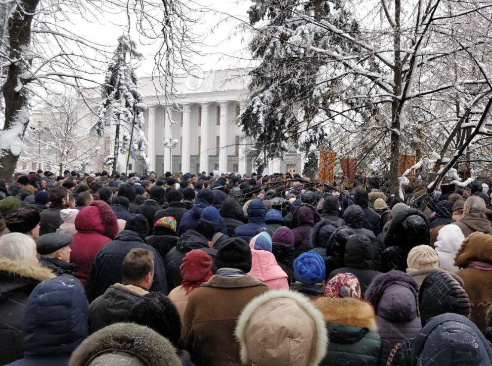 Δέηση στην Ράντα για να μην αναμιγνύονται οι αρχές στα της εκκλησίας