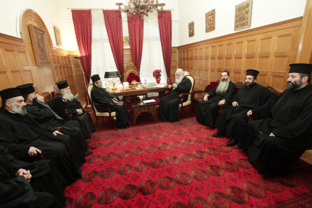 Ο αγώνας δρόμου του Αρχιεπισκόπου. Τι είπε με τους Κληρικούς. Δείτε το υπόμνημα