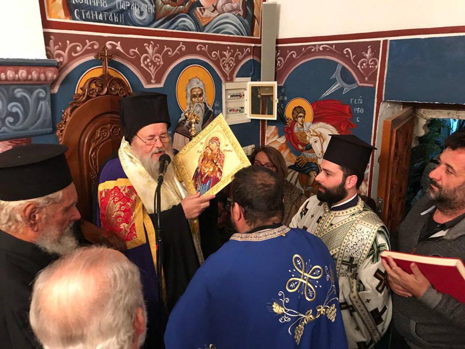 Εκατοντάδες πιστοί στον Άγιο Νικόλαο Κεραμιών