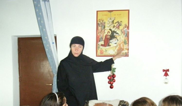 Τα παιδιά στην Ιερά Μονή Παναγίας Χρυσοπηγής