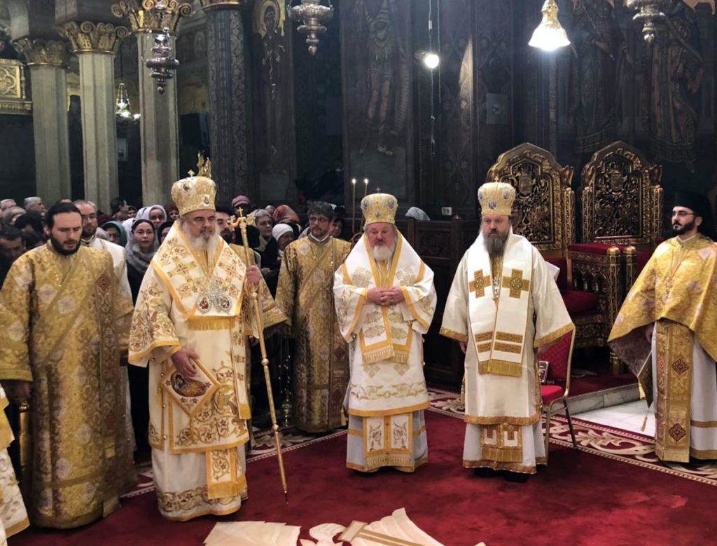 Patriarhul României: Sărbătoarea Naşterii Domnului ne descoperă iubirea nesfârşită a lui Dumnezeu faţă de oameni (VIDEO)