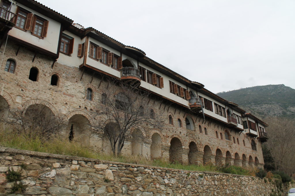 Σύντομο οδοιπορικό στην Πανηγυρίζουσα  Ι.Μονή της Αγίας Αναστασίας