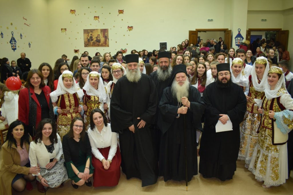 Χριστουγεννιάτικο μήνυμα αγάπης έστειλαν από το Αργυρόκαστρο