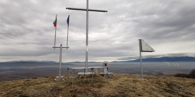 Кръст край Бобов дол става туристическа дестинация