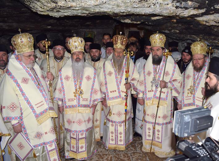 Български архиереи посетиха Румъния