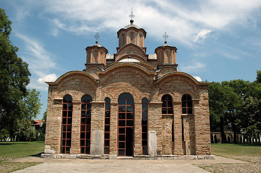 Српска Црква: та војска jе усмерена против српског народа на Косову и Метохији