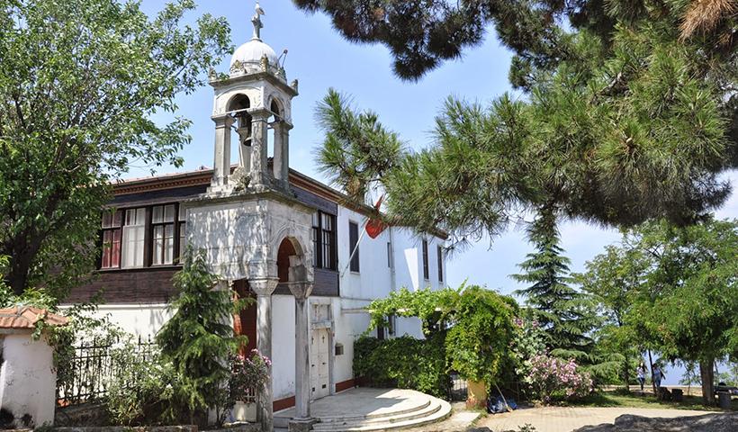 Το εκπληκτικό μοναστήρι όπου προσεύχονται Έλληνες και Τούρκοι