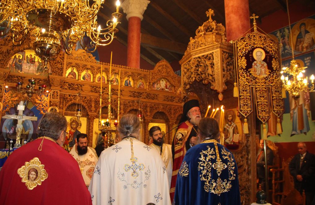 Εσπερινός στην Νέα Πέραμο Ελευθερών