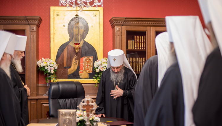 Synod entrusts the Primate to notify Local Churches of pressure on UOC