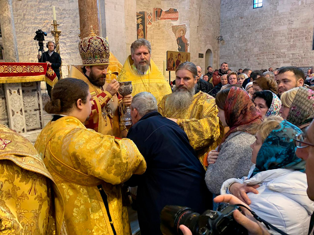 On the Day of St. Nicholas the Wonderworker Metropolitan Hilarion celebrates Divine Liturgy in Bari