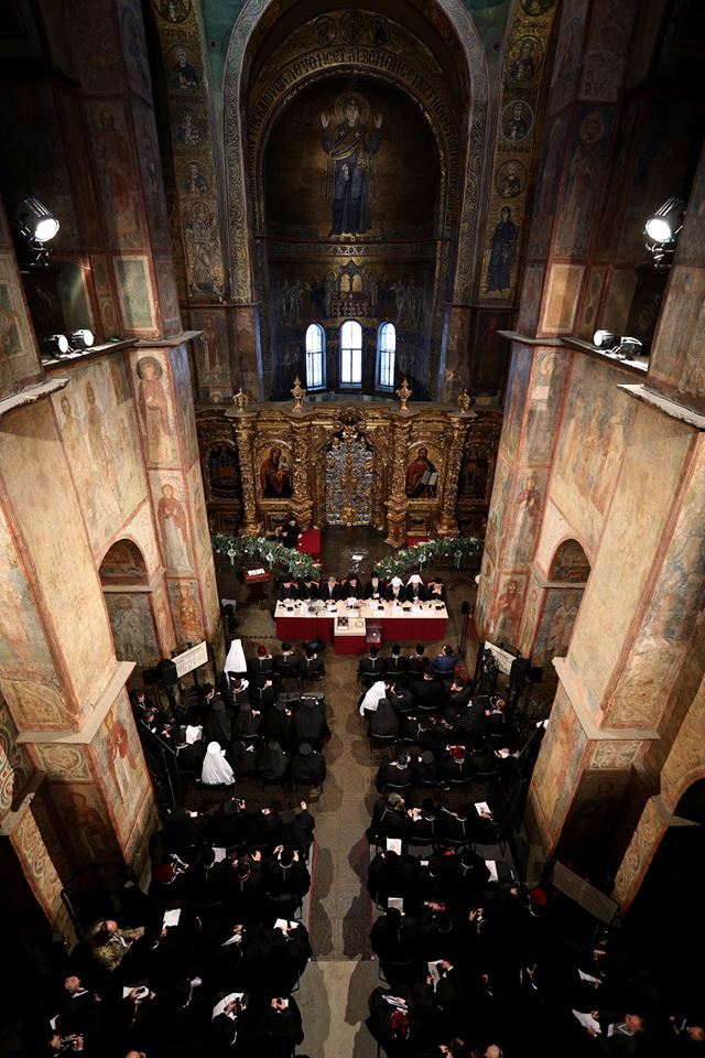 Το “Ενωτικό συμβούλιο”.Ο Καταστατικός Χάρτης και οι φωτογραφίες που δόθηκαν στη δημοσιότητα. Μήνυμα με νόημα από τον Ποροσένκο.