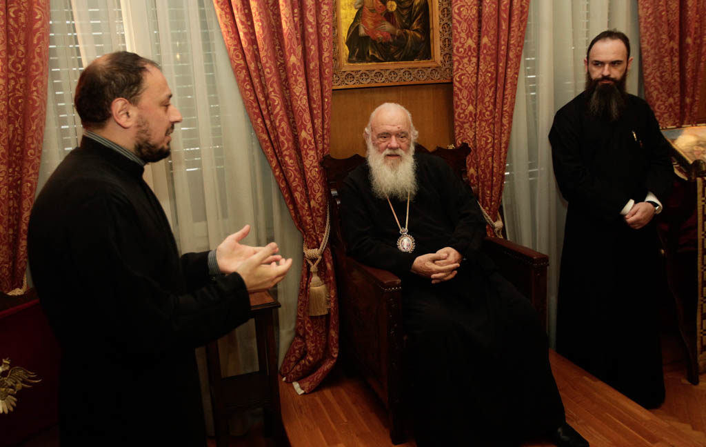 Τα Χριστουγεννιάτικα Κάλαντα στον Αρχιεπίσκοπο