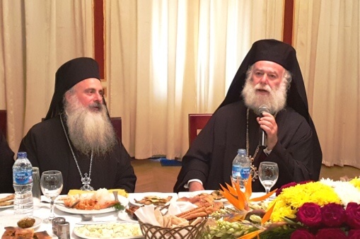 Ο Πατρ. Αλεξανδρείας τραγουδά ριζίτικο στον Κανάγκας (βίντεο)