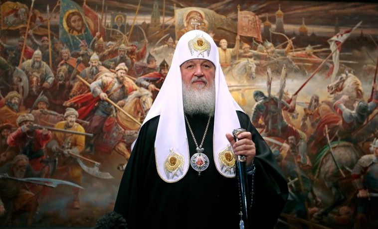 Руски је патријарх отворио папире за “Синод за уједињење”, а предао га је и Порошенку. Она је истакла ризике за јединство