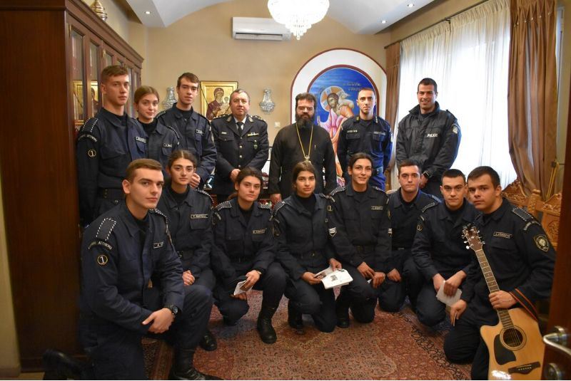 Οι Αστυφύλακες είπαν τα κάλαντα στον Μητρ. Μαρωνείας