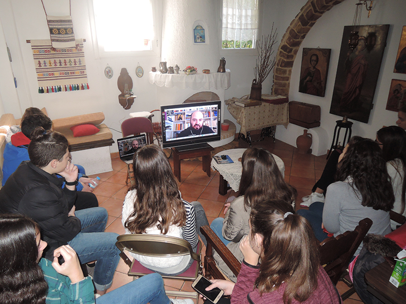 Τα κατηχητικά συνομίλησαν μέσω skype με τον π. Λίβυο