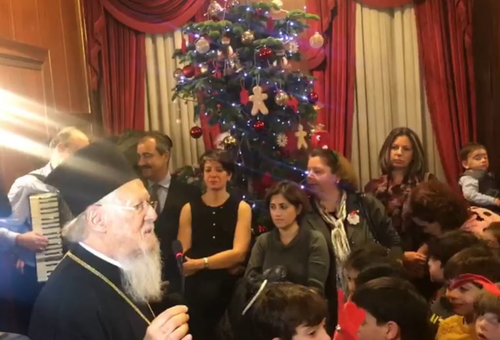 “Στην πραγματικότητα δεν πήρα χρήματα, αλλά πήρα πολλές καραμέλες και σοκολάτες”